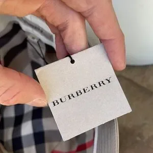 Burberry | Accessories | New Burberry Claudia Khaki Hat  display picture 3
